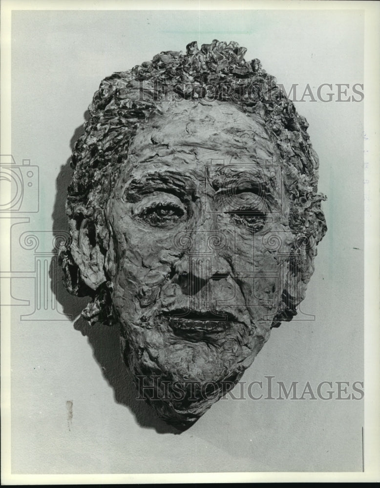 1982 Press Photo Ruth at the Hospice ceramic head by Adloph Rosenblatt- Historic Images