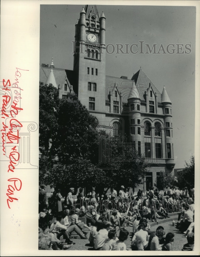 1984 Press Photo Land Mark Center- Rice Park in St. Paul, Minnesota- Historic Images