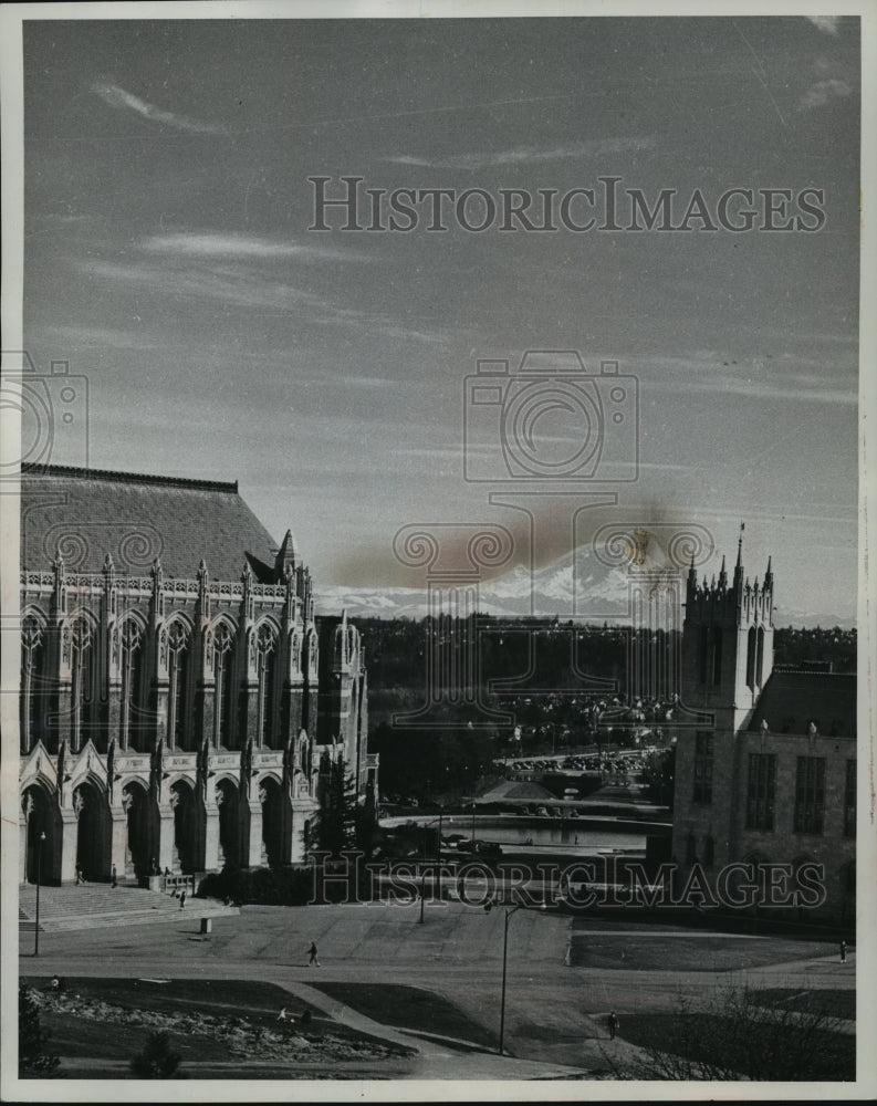 1959 Press Photo University Of Washington Campus Buildings Frame Mt. Rainier- Historic Images