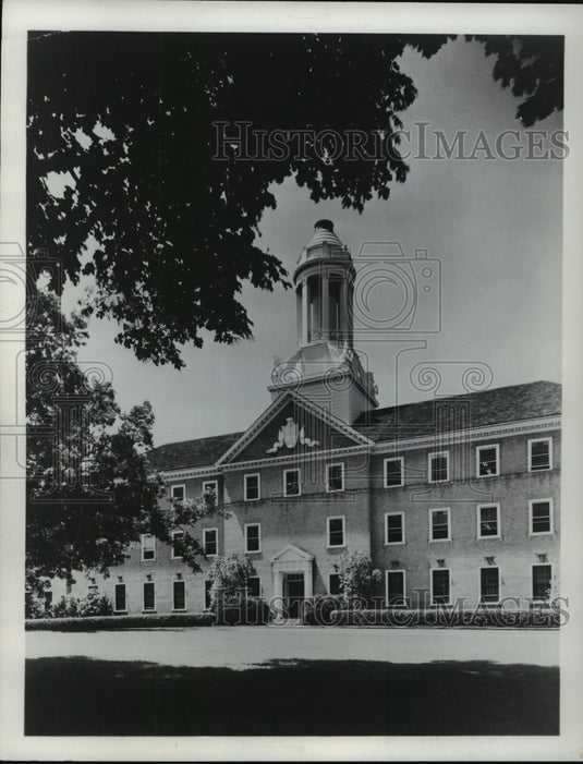 1951 Press Reader's Digest headquarters in Pleasantville, New York - mja54528- Historic Images