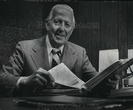 1976 Press Photo Ken Browne, Relocation Specialist, Head & Seemann Realty- Historic Images