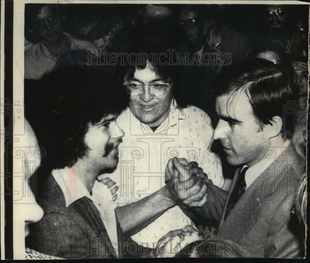 1976 Press Photo California Governor Edmund Brown Junior John Hopkins University- Historic Images