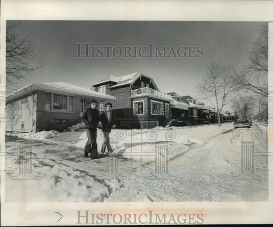 1976 Press Photo Block of Brick Bungalows Northeast of Chicago's Marquette Park- Historic Images