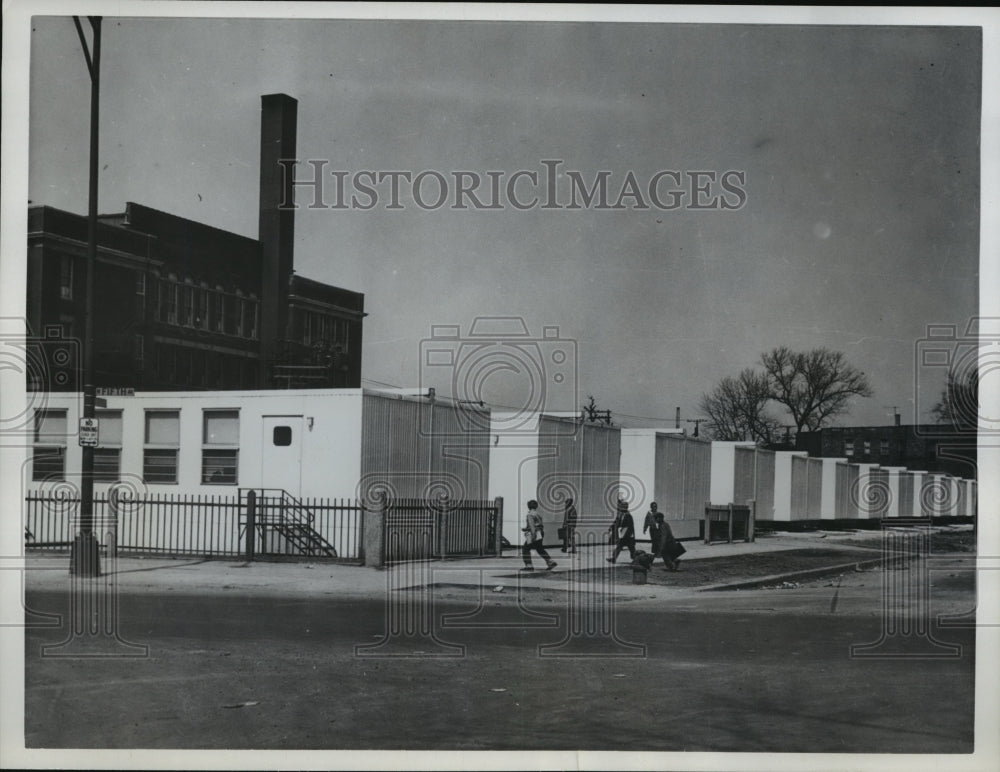 1962 Press Photo Mobile Classrooms at Sumner School in Chicago, Illinois- Historic Images