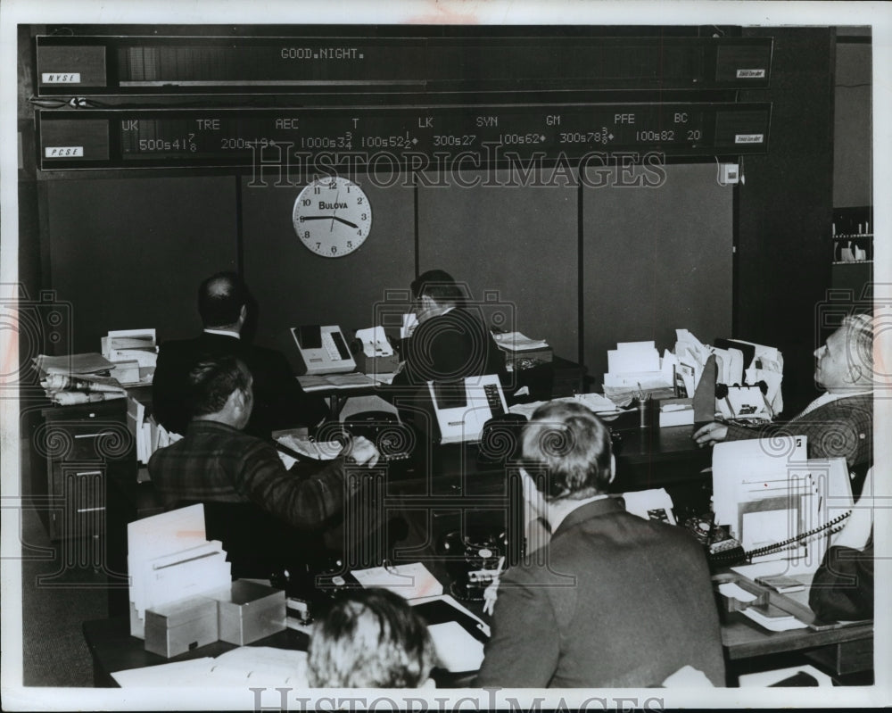 1969 Press Photo New York Office of Hertz, Warner & Co- Historic Images