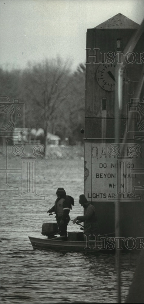 1982 Press Photo Popular Fishing Area on the Mississippi River in Wisconsin- Historic Images