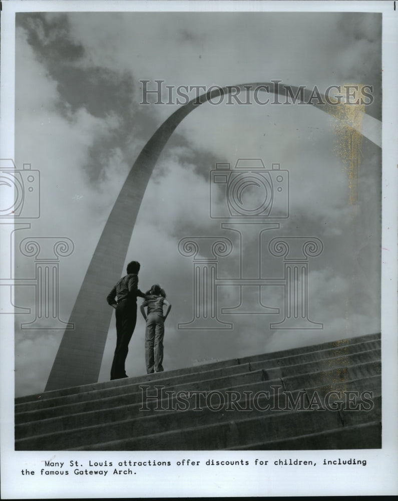 1990 Press Photo St. Louis Gateway Arch Becomes The Symbol Of The City.- Historic Images