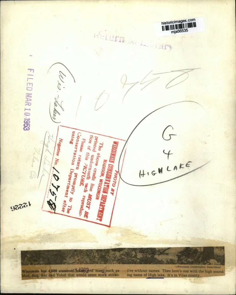 1953 Press Photo Boat At Shoreline Dock On High Lake In Wisconsin's Vilas County