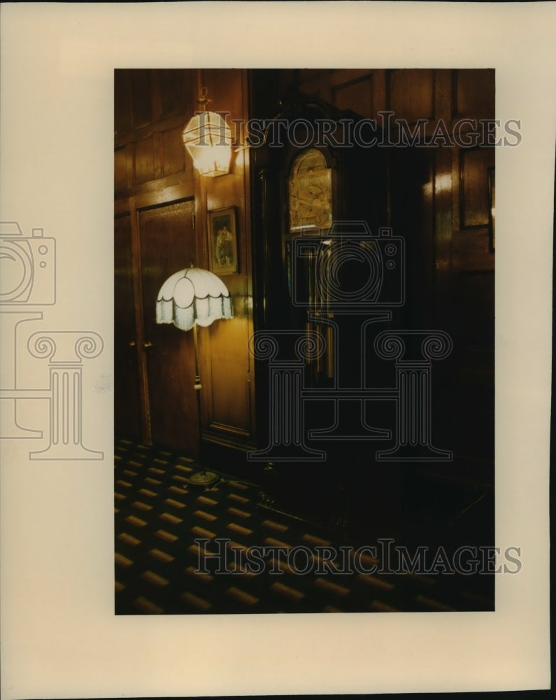 1913 Press Photo Original Clock in Hotel Wisconsin Lobby - mja56555- Historic Images