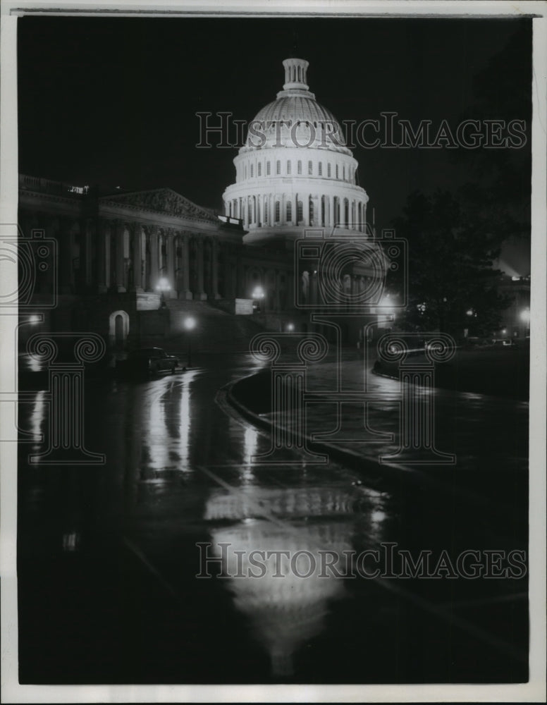 1956 Press Photo Reflections of the Capitol Building in Washington D.C.- Historic Images