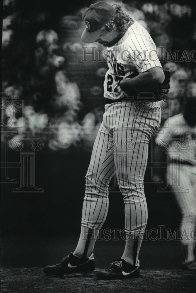 1984 Press Photo  Baseball-Pete Ladd of Milwaukee Brewers struggles in the 10th- Historic Images