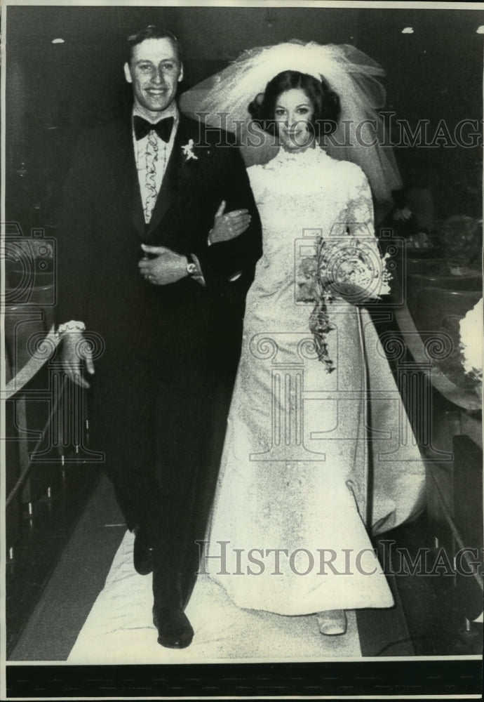  Press Photo Baseball Player Ken Holtzmann Wedding to Michelle Collins- Historic Images