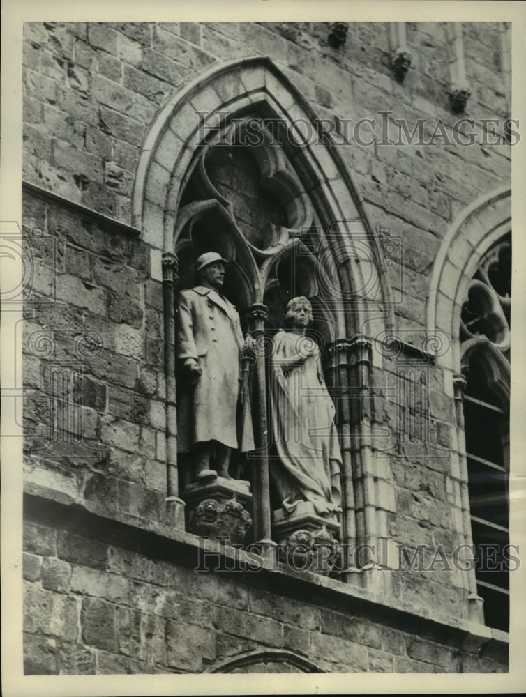 1934 Press Photo Statues of King Albert of Belgians Placed at Ypres Bell Tower- Historic Images