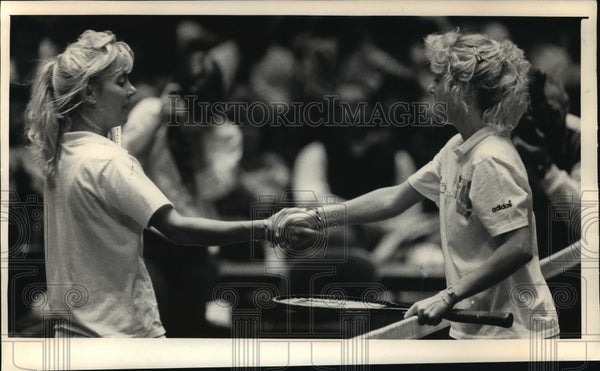 1988 Press Photo Teri And Tami Whitlinger In The Milwaukee Tennis ...