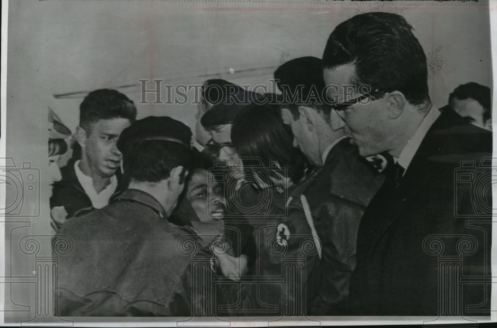 1964 Press Photo King Baudouin With a Group of Red Cross Workers in Brussels- Historic Images