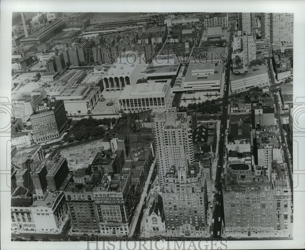 1975 Press Photo New York City&#39;s Lincoln Center&#39;s 10th Anniversary- Historic Images