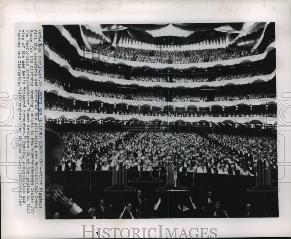 1966 Press Photo Opening Night of NYC Metropolitan Opera in Lincoln Center Crowd- Historic Images