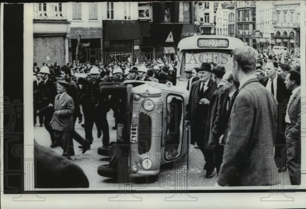 1968 Press Photo Farmers Staged Demonstration in Downtown Brussels, Belgium- Historic Images