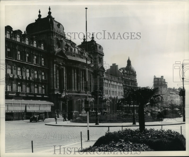 Load image into Gallery viewer, 1944 Press Photo Street Scene, Belgium - mja57195
