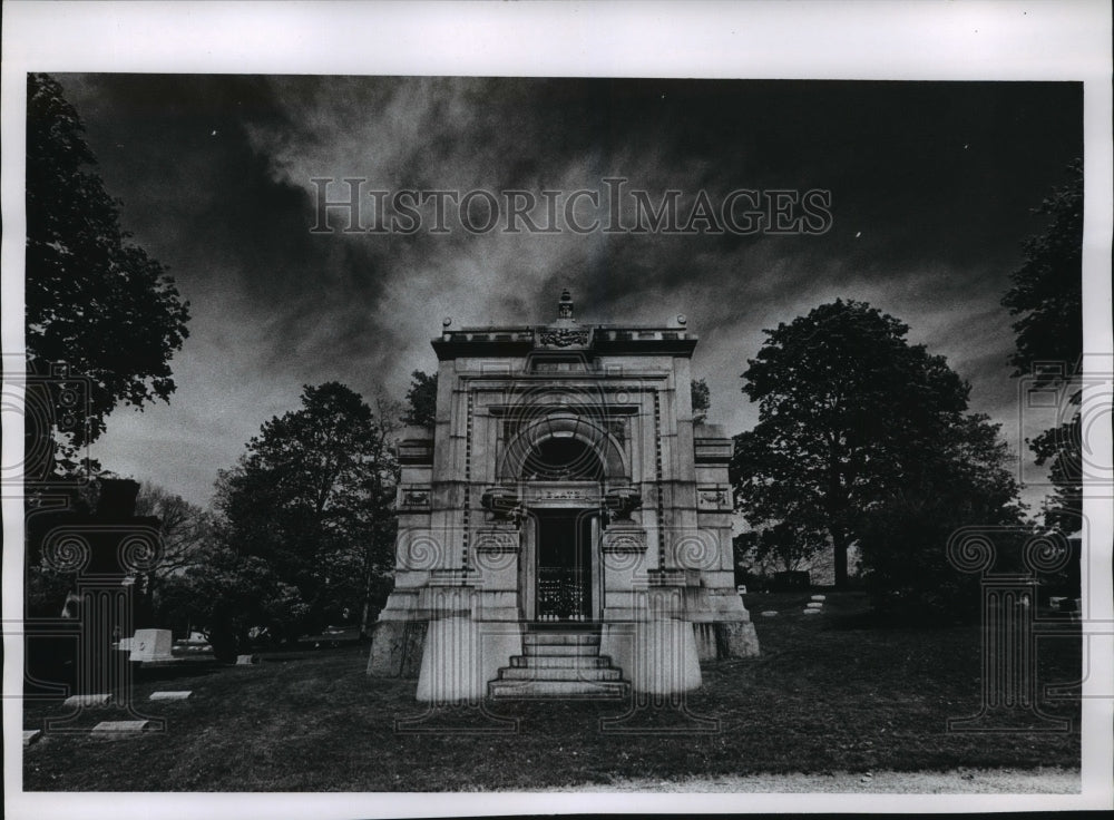 1971 Press Photo Blatz Mausoleum, Exterior, Milwaukee, Wisconsin- Historic Images