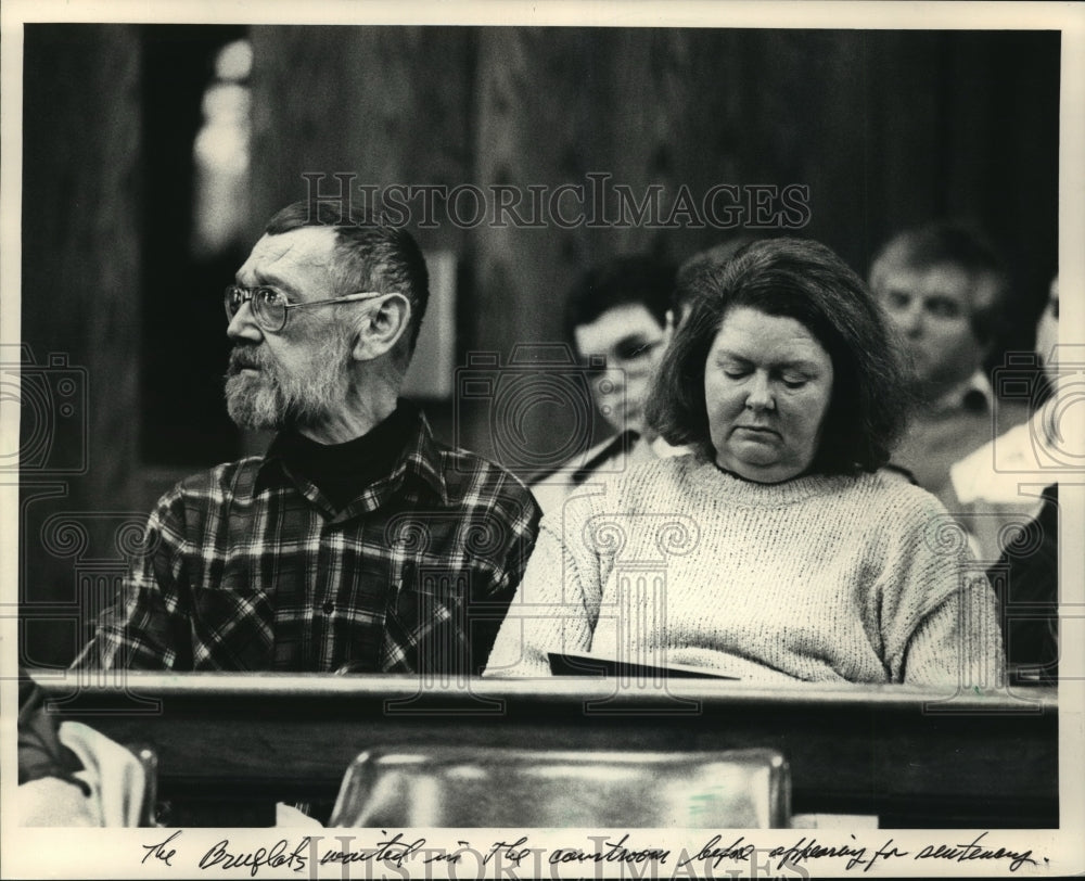 1987 Press Photo James Bruflat, Bobbie Bruflat, in Courtroom for Sentencing- Historic Images