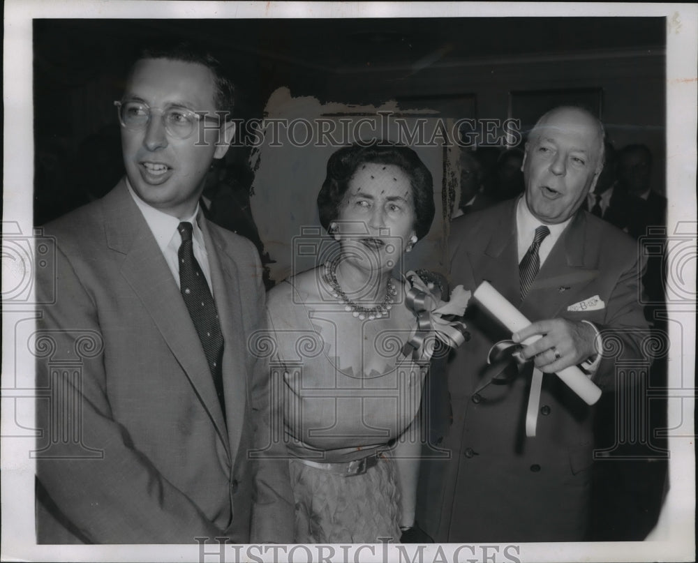 1955 Press Photo Wilber Brucker New Secretary of the Army with Wife and Son- Historic Images