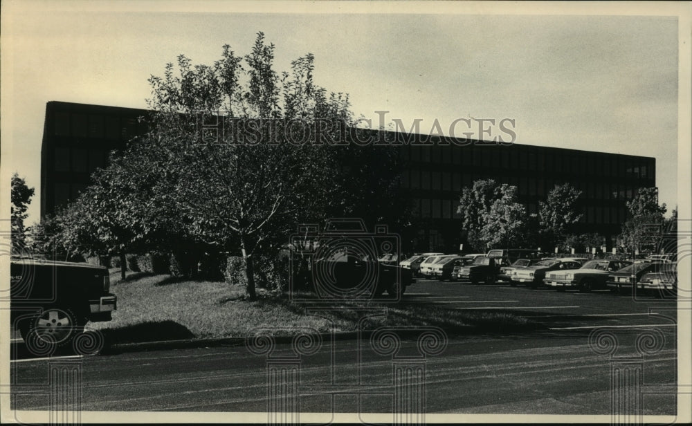 1983 Press Photo Executive Center Office Development, Brookfield, Wisconsin- Historic Images