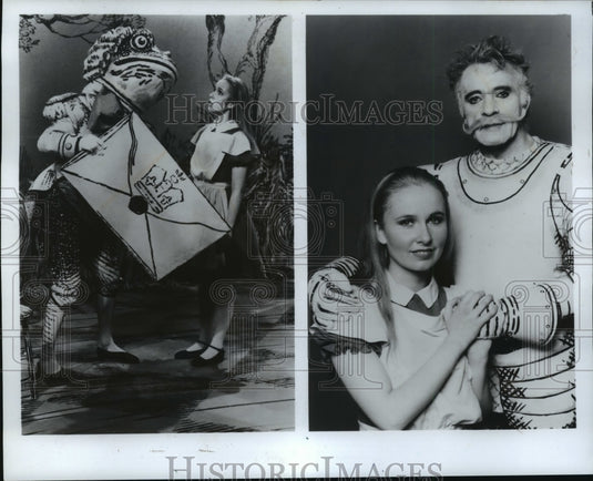1985 Press Photo Richard Burton and His Daughter Kate in "Alice in Wonderland"- Historic Images