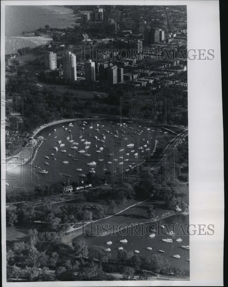 1965 Press Photo Chicago Illinois Lake Michigan Marina Packed Full of Ships- Historic Images