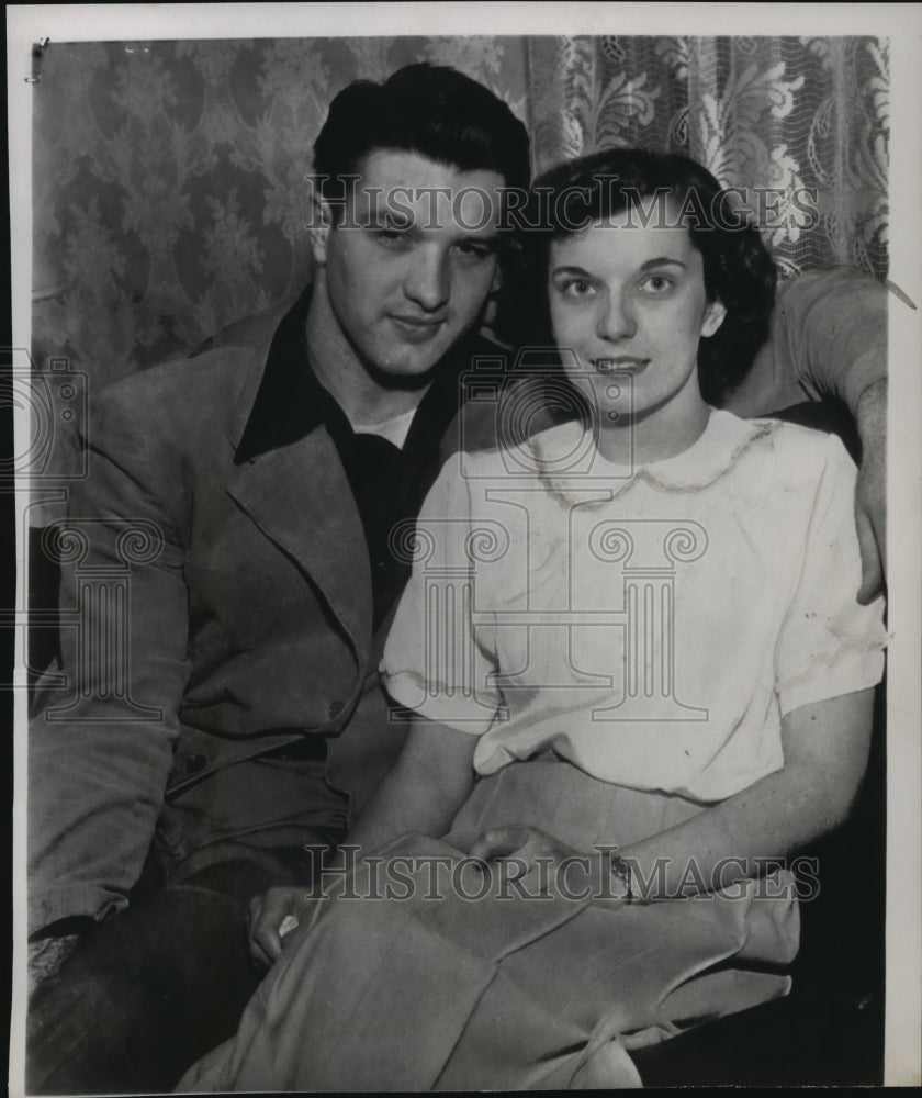 1950 Press Photo Notre Dame Football Player Leon Hart and New Wife Lois Newyahr- Historic Images