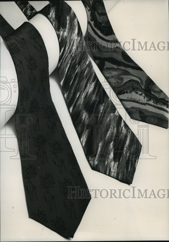 1992 Press Photo Jerry Garcia Vocalist of Grateful Dead Neckwear Collection- Historic Images