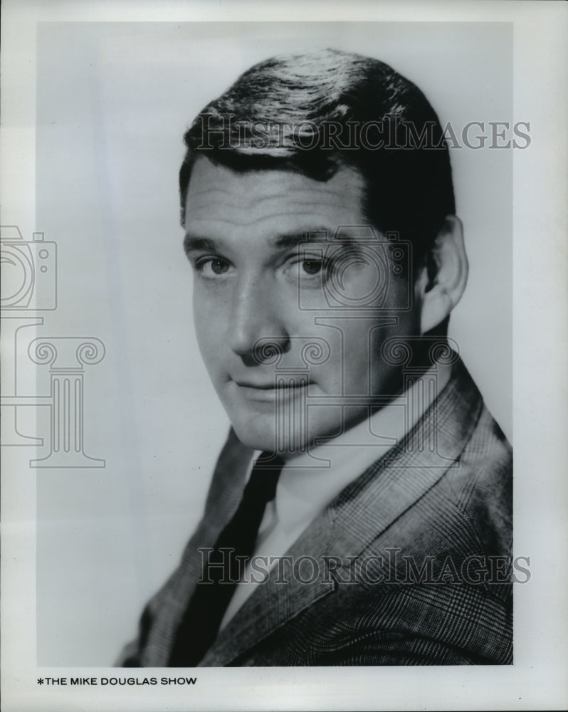 1967 Press Photo Gene Barry Co-Hosts the Mike Douglas Show- Historic Images