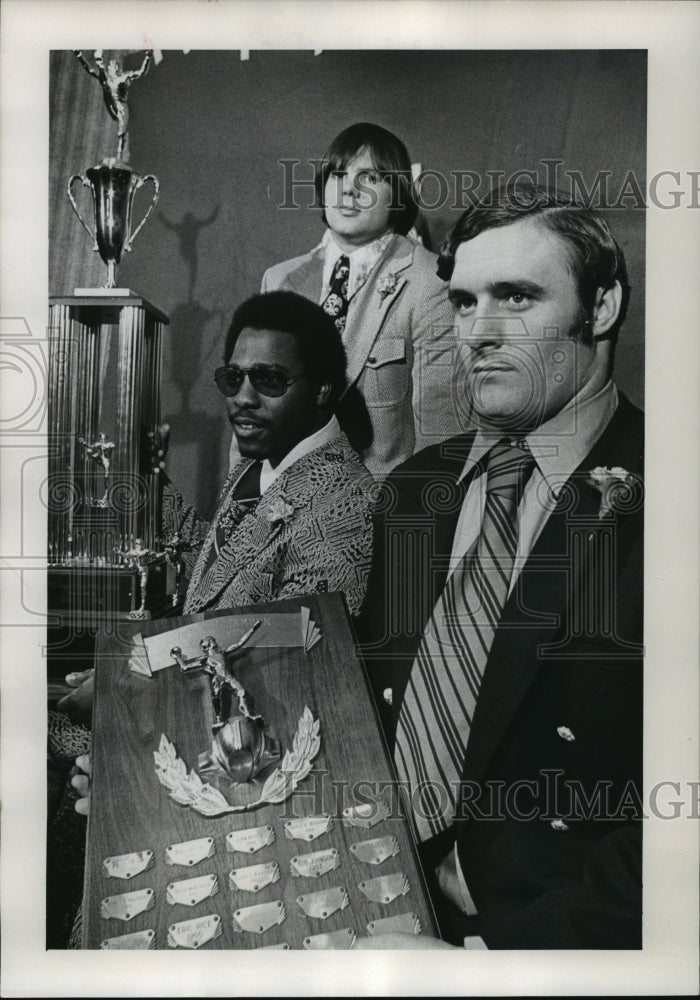 1972 Press Photo Wisconsin Football Players Honored in Madison For Their Play- Historic Images