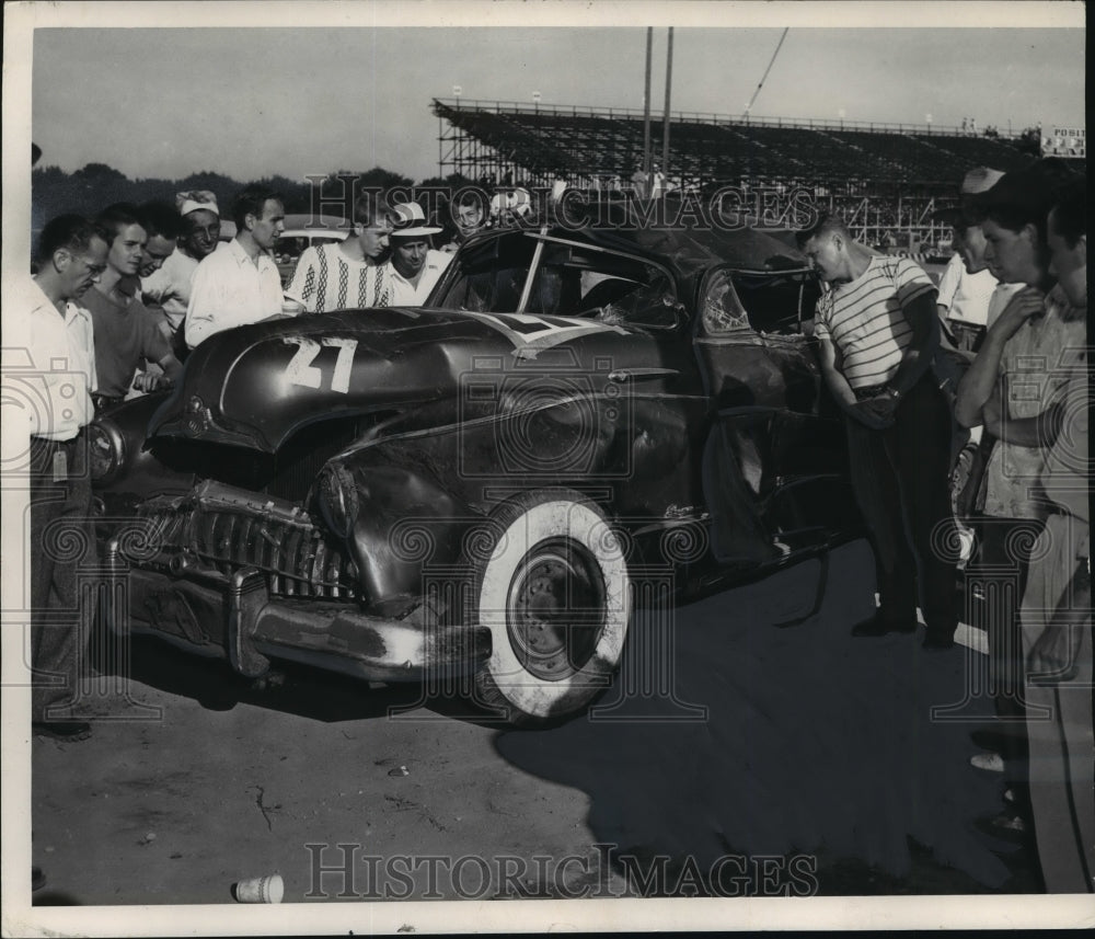 1949 Press Photo Steve Arlos of Milwaukee Car Crash - mja59201- Historic Images