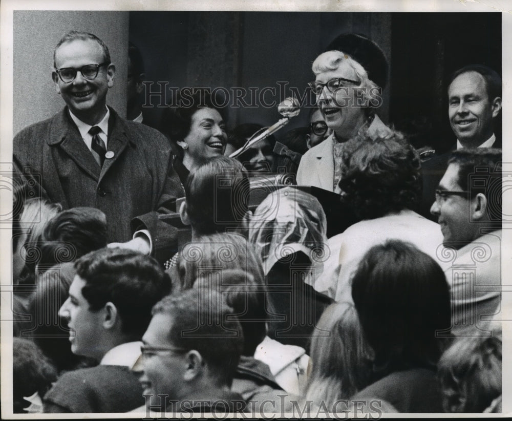 1964 Press Photo Mrs. Hubert Humphrey at Campus Rally University of Wisconsin- Historic Images