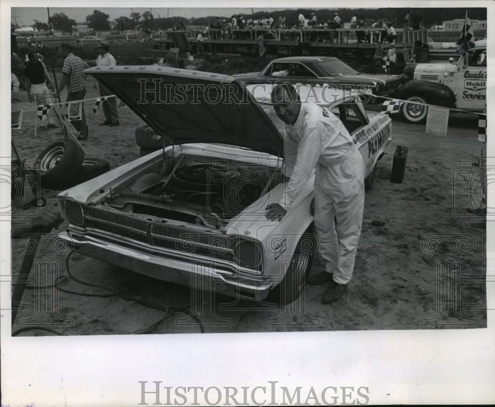 1985 Press Photo Norm Nelson and Car at State Fair Park- Historic Images