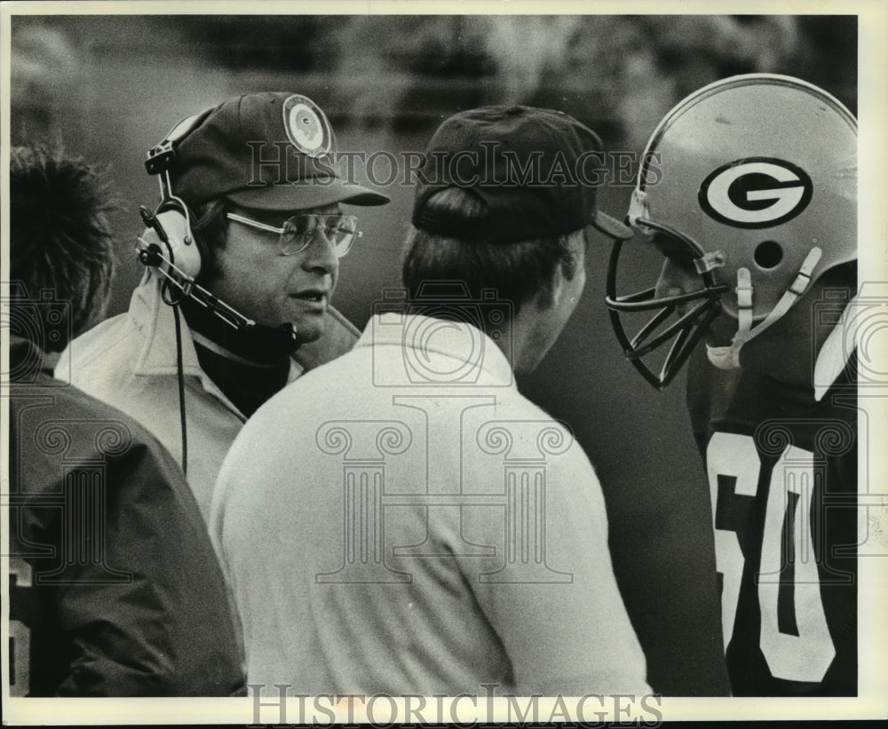 1980 Press Photo Green Bay Packers&#39; Defensive Coordinator, John Meyer, Talking- Historic Images