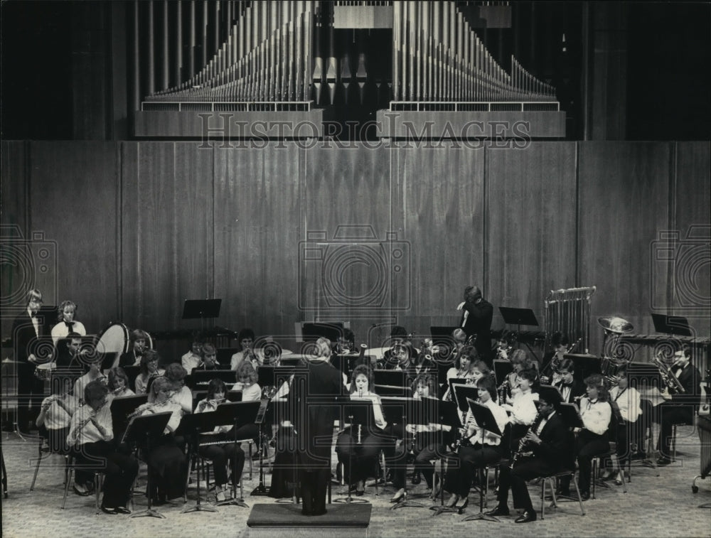 1985 Press Photo Carroll College&#39;s Concert Band Directed by Robert Halseth- Historic Images