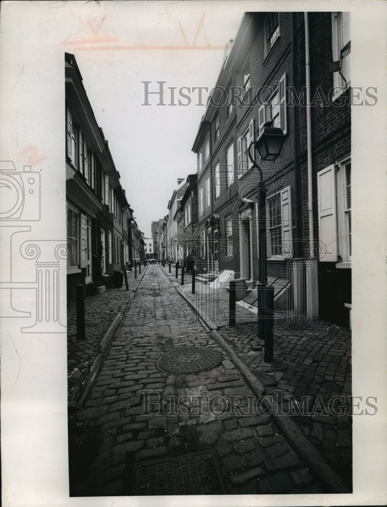 1965 Press Photo America&#39;s Oldest Street, The Cobbled, Elfreth&#39;s Alley - Historic Images