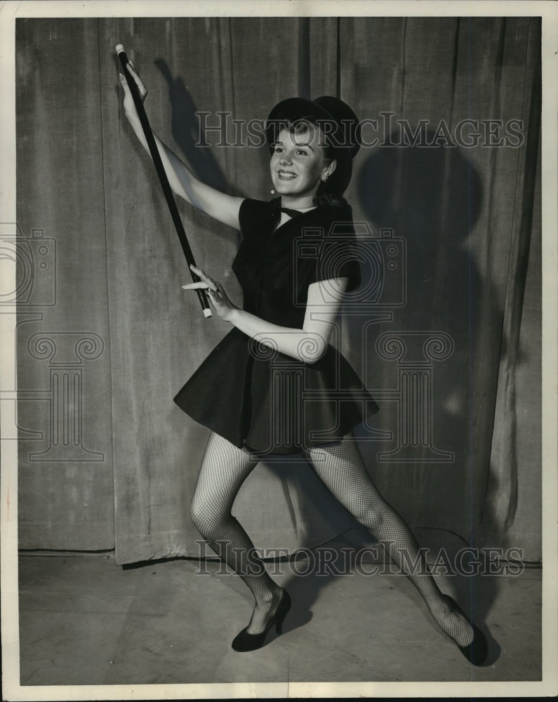 1956 Press Photo Country Singer Molly Bee Dances - mja59914- Historic Images