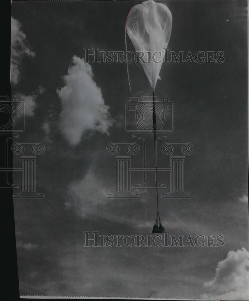 1956 Press Photo Balloon that reached 40,000 feet, possibly a new world&#39;s record- Historic Images