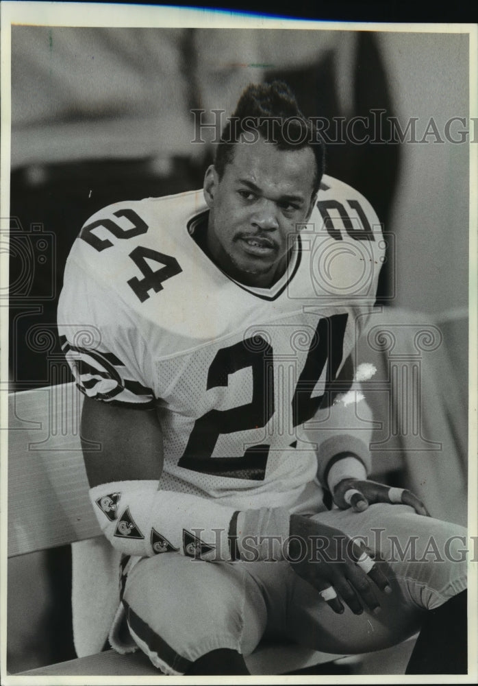 1987 Press Photo Mossy Cade Is Expected Back to the Packers in 1988, Football- Historic Images