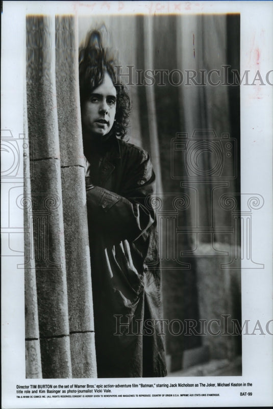 1989 Press Photo Director Tim Burton on set of Warner Bros.' "Batman"- Historic Images