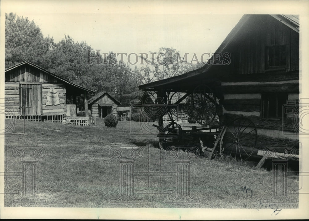 1983 Press Photo Cabins of The Museum of Appalachia in Norris, Tennessee- Historic Images