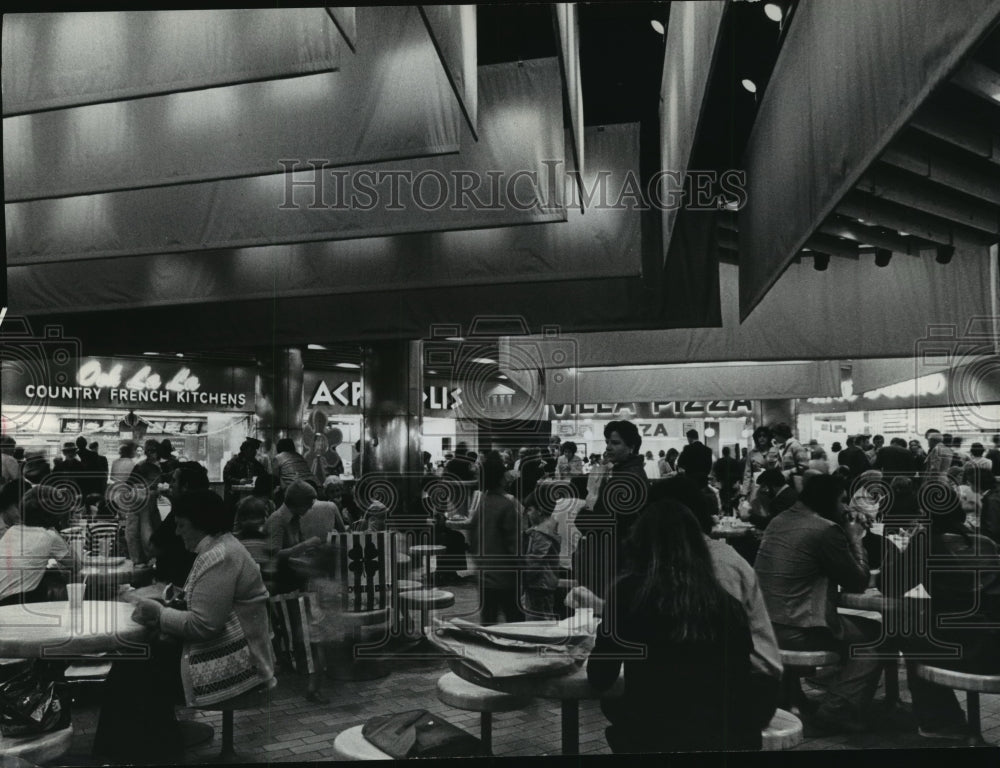 1977 Press Photo The Gallery at Market East in Philadelphia, Pennsylvania- Historic Images