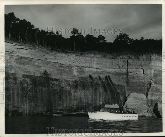 1965 Press Photo Pictured Rocks in Michigan - Historic Images