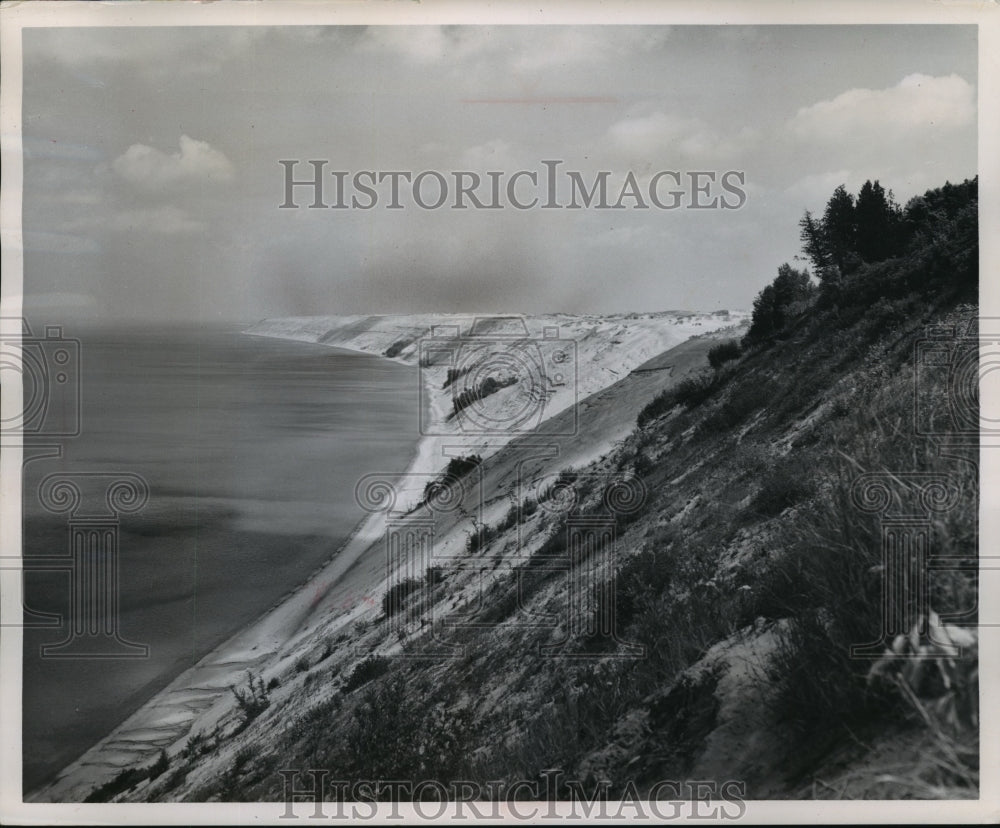 1965 Press Photo Grand Sable Dunes in Pictured Rocks Area of Michigan- Historic Images