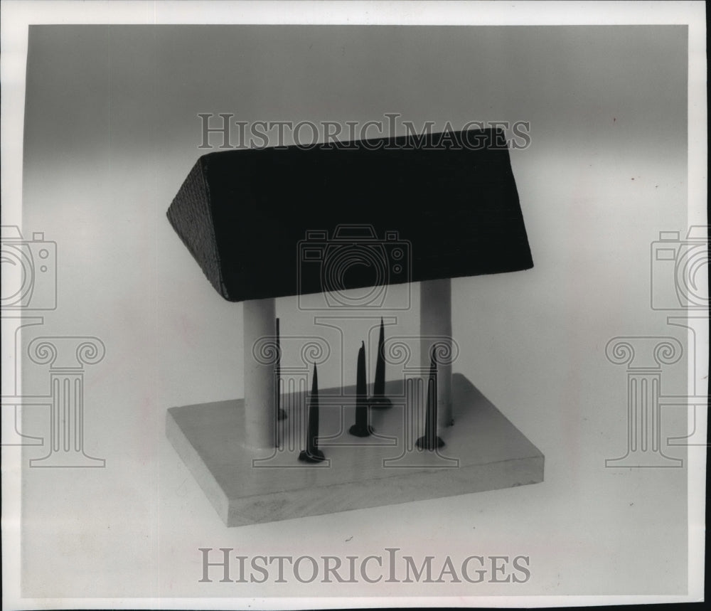 1989 Press Photo  Philip C. Bruski-A tacks shleter- Historic Images