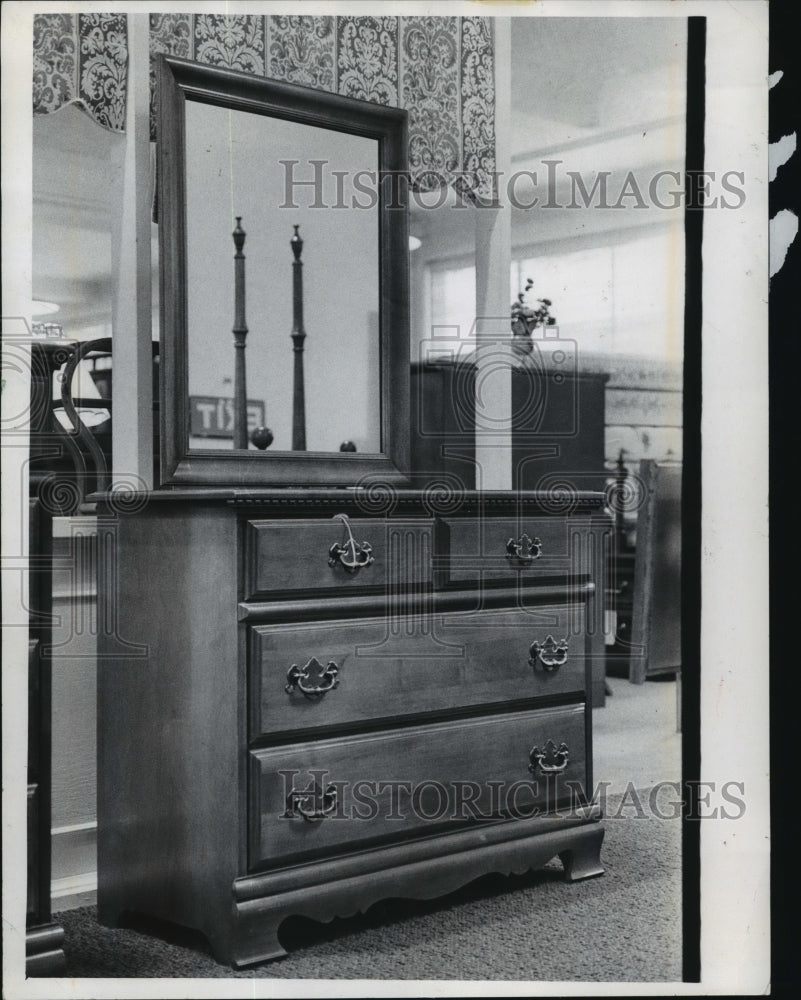 1964 Press Photo The Hard Rock Maple Dresser at a local Store - mja61697