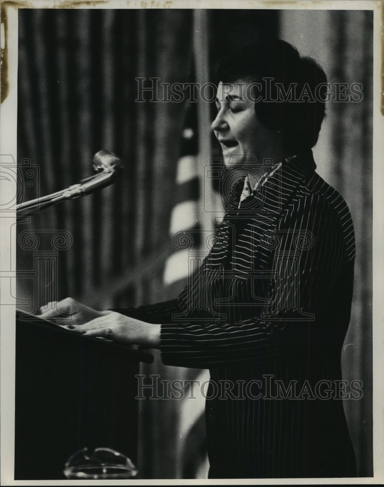 1972 Press Photo Juanita Castro sister of Fidel visiting Milwaukee- Historic Images